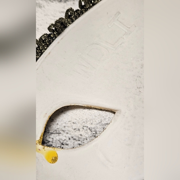 Vintage Venetian Wall Masks on Handles – Harlequin & Crackle Gold Pair - Picture 11 of 12